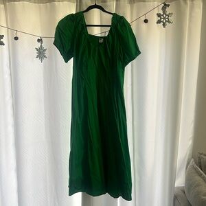 Midi green dress with slit